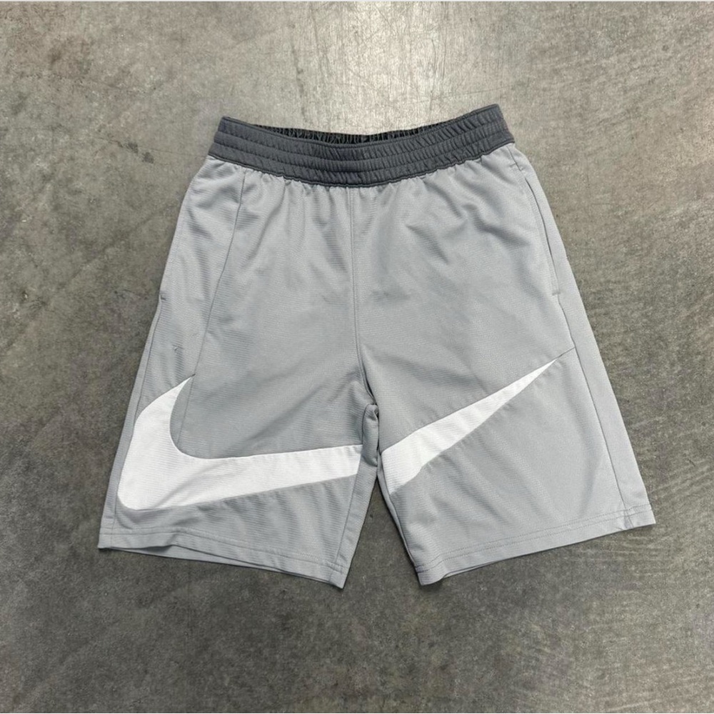 Nike Men's Athletic Shorts in Gray and White